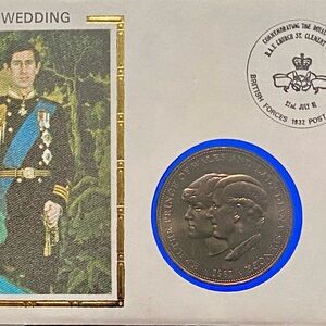 Prince Charles & Lady Diana 1981 Royal Wedding Commemorative Set With Coin Silk